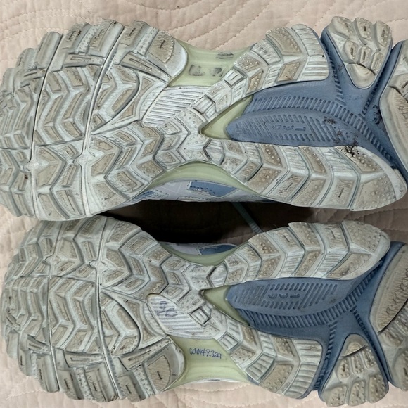 ASICS Women's Gray Running Shoes - Picture 6 of 9